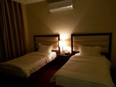 Al Bustan Crown Hotel 1