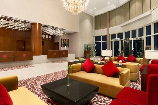 Ramada Al Qassim Hotel & Suites Bukayriah - Photo2