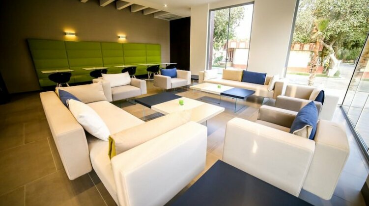 M Executive Hotel and Residence - Adults Only - Photo2