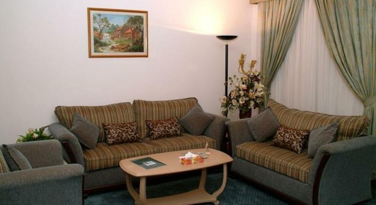 Ambassador Suites Jeddah - Photo2