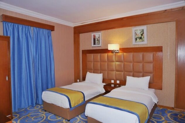 Elegant Suites Hotel - Photo4