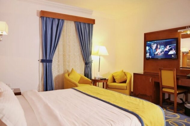 Elegant Suites Hotel - Photo5