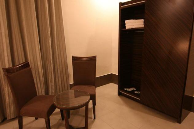 Fakhamet Al Hamra Hotel Apartments - Photo2