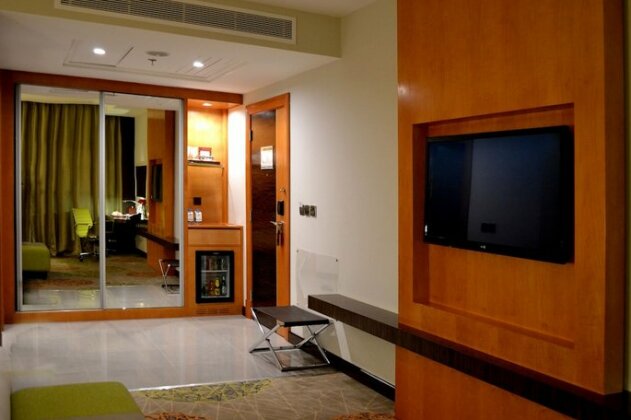 Holiday Inn Jeddah Gateway - Photo3