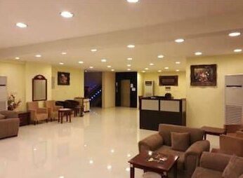 Monarch Jeddah Hotel Apartments - Photo2