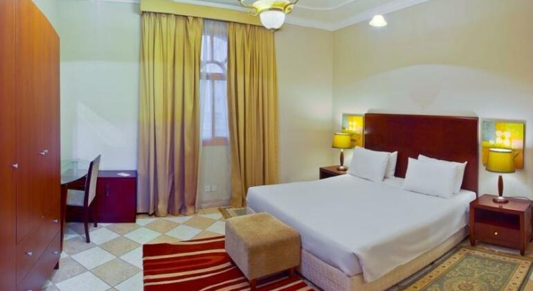 Tulip Inn Regency Jeddah - Photo4