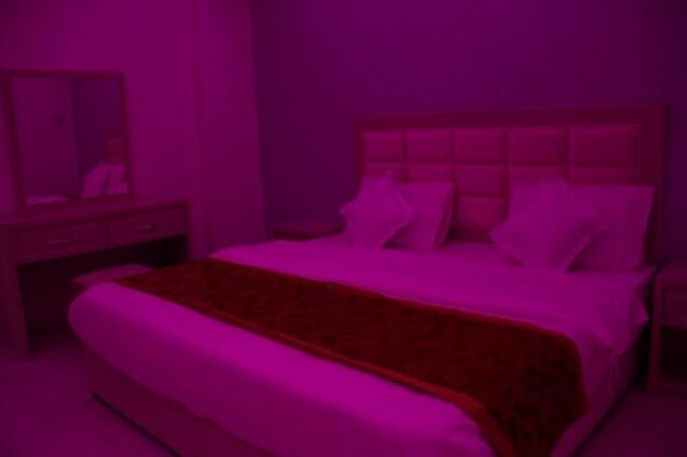 Bule Palace Tower - Photo5
