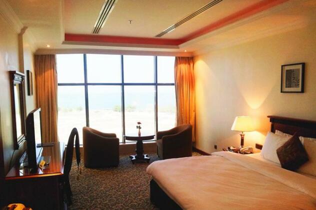 Crown Tower Hotel - Photo5