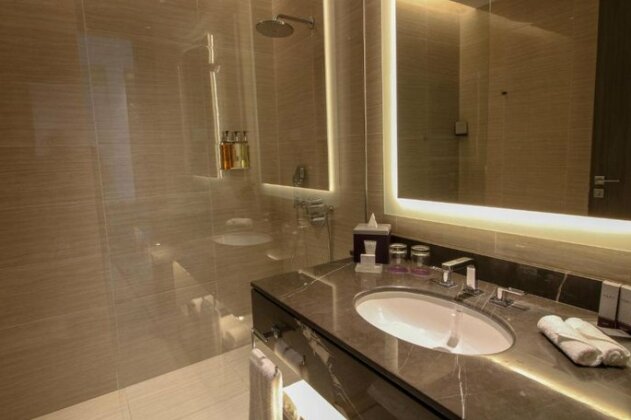 Views Hotel & Residences - Photo3