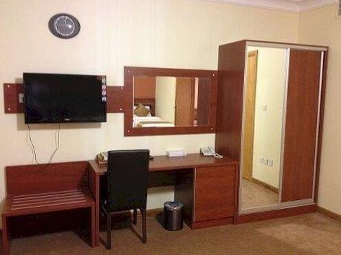 Luxurious Al Rawdah Suites - Photo2