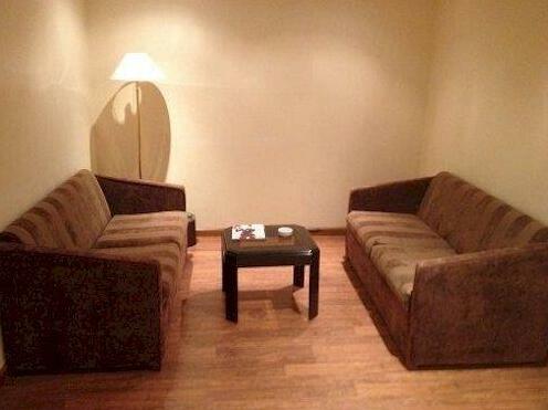 Luxurious Al Rawdah Suites - Photo5