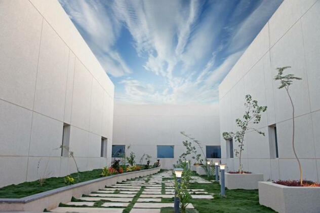 Marriott Executive Apartments - Photo2