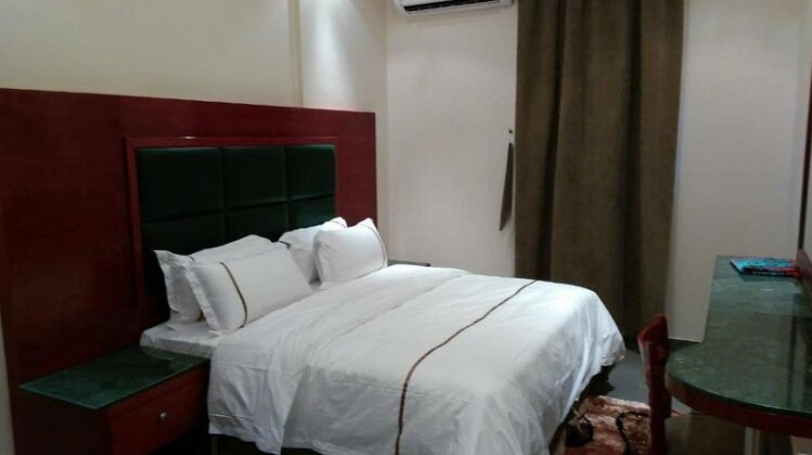 Abraj AlReem 3 Furnished Units - Photo2