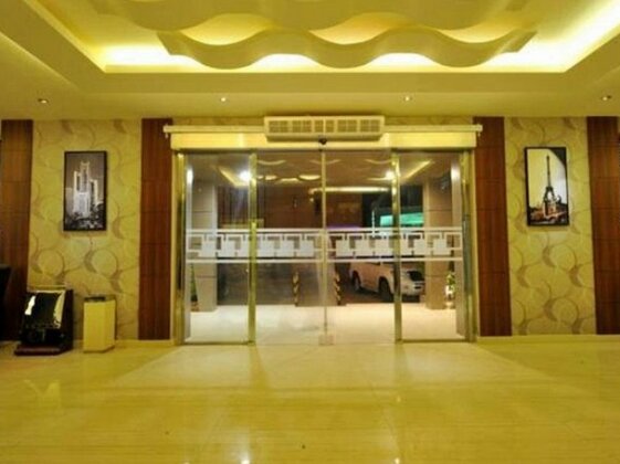 Al Janaderia Suites 7