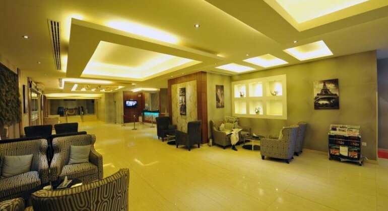 Al Janaderia Suites 7 - Photo2