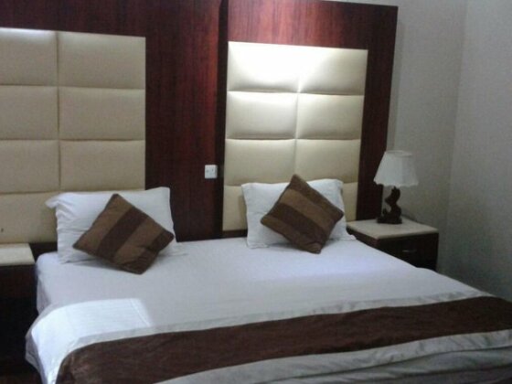 Ewan Suites - Photo4