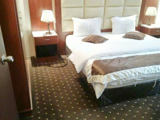 Ewan Suites - Photo5