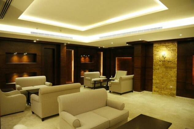 Flora Hotel Suites 2 - Photo4