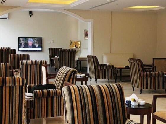 Flora Hotel Suites - Photo2