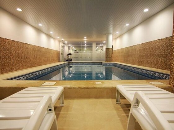 Flora Hotel Suites - Photo3