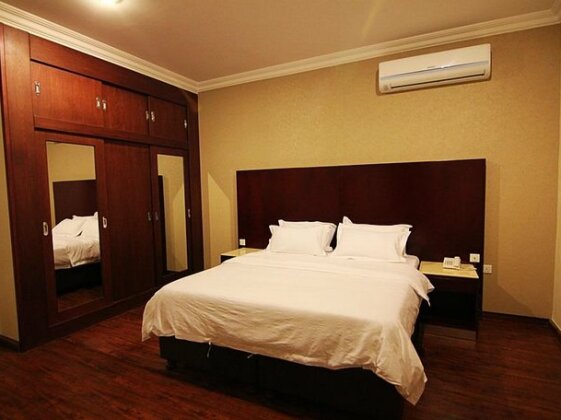Flora Hotel Suites - Photo4