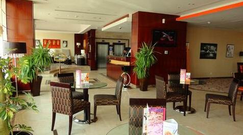 Holiday Inn Meydan - Photo5