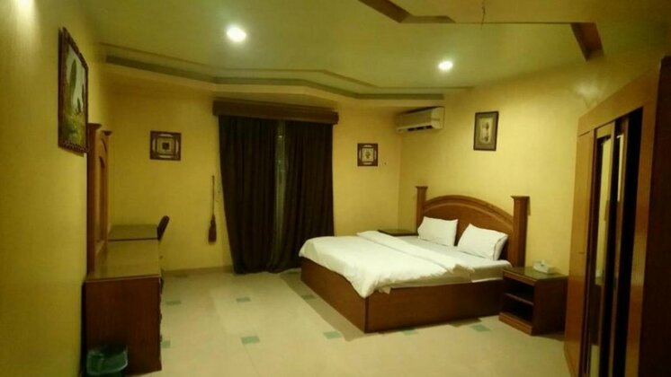 Khreis Suites Hotel - Photo2