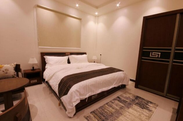 Metro Furnished Units - Photo4