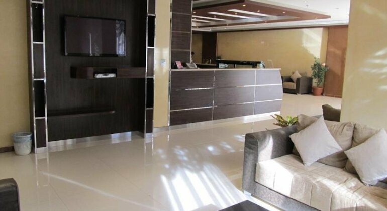 Roseline Hotel Suites - Photo3