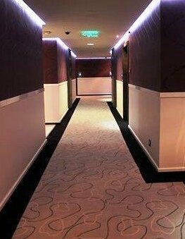 The Business Hotel - Photo2