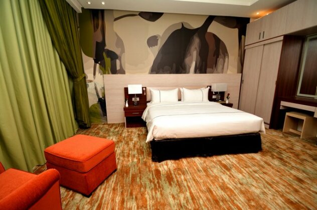 Thwary Hotel Suites - Photo4