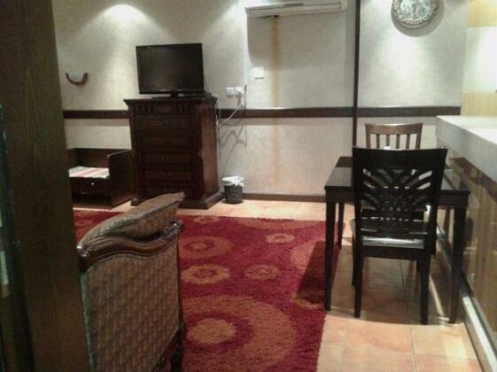 Royal Tower Furnished Suites - Photo2