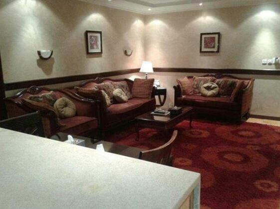 Royal Tower Furnished Suites - Photo5