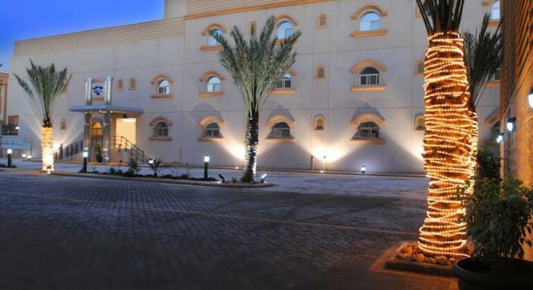 Tulip Inn Tabuk - Photo4