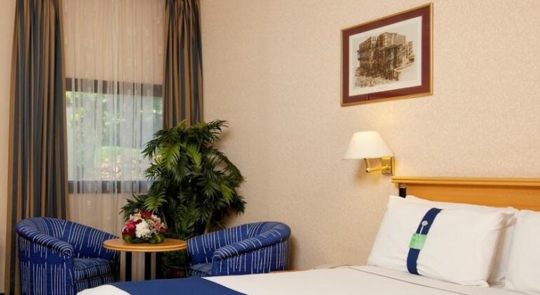 Holiday Inn Yanbu - Photo3