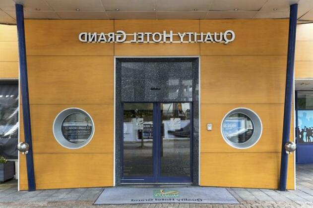  Photo 1