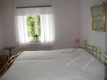 Ellos Bed and Breakfast - Photo3