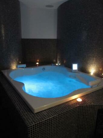 IQ Suites - Photo3