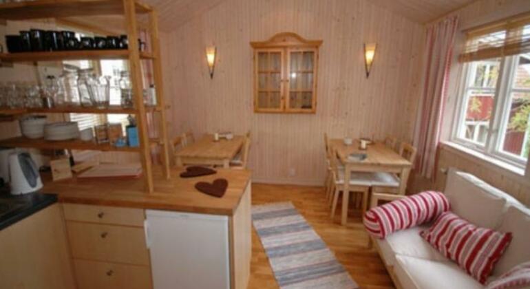Paviljongen Cottage and Rooms - Photo2