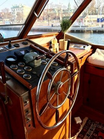 Motor yacht - Photo3
