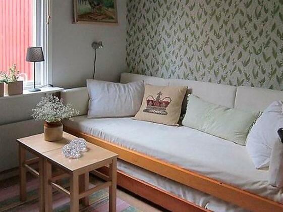 Three-Bedroom Holiday home in Tived Laxa - Photo4