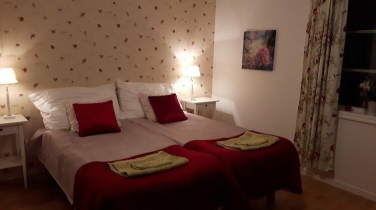 Kullens Bed and Breakfast - Photo2