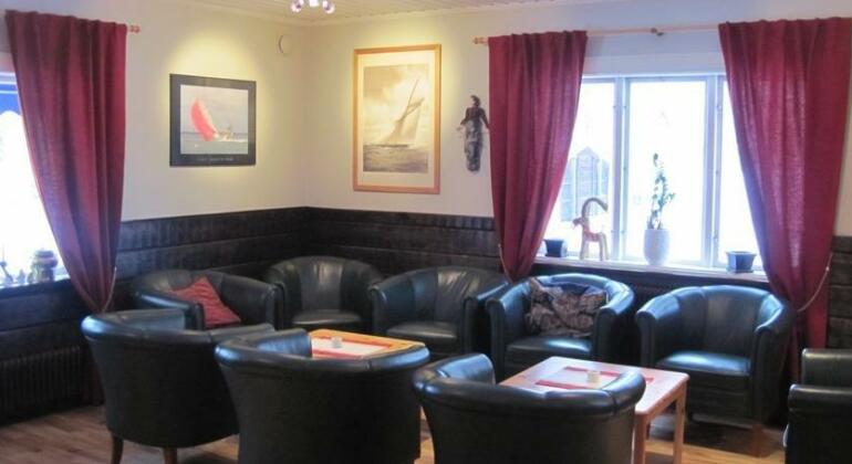 Skiers Inn - Photo2