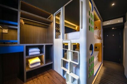 CUBE Family Boutique Capsule Hotel @ Chinatown