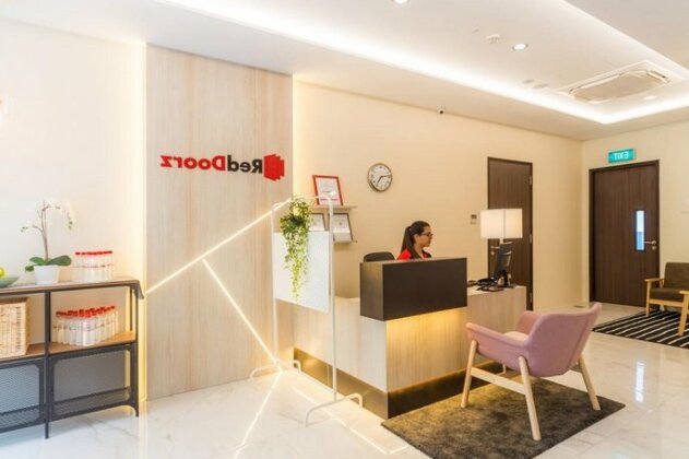 RedDoorz Premium @ Serangoon - Photo3