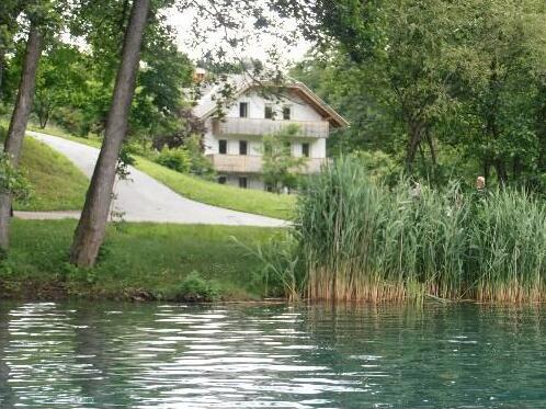 Apartments & Rooms Sebanc by Lake