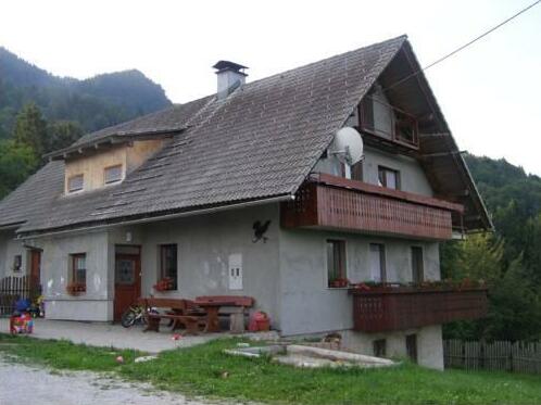 Vaznik Farm House Apartments