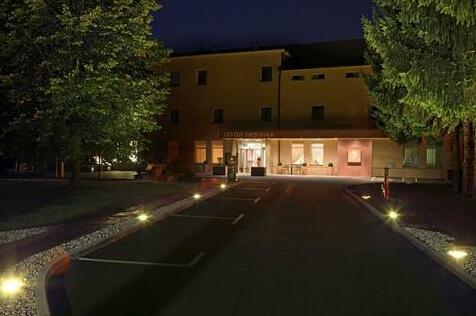 Ambient Hotel Domzale - Photo2