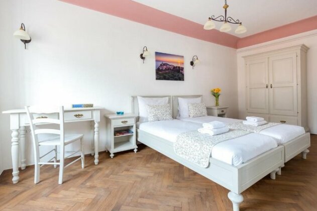 Barbo Palace Apartments and Rooms - Photo5