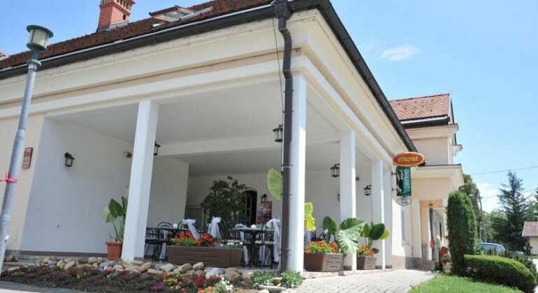 Guest House Stari Hrast